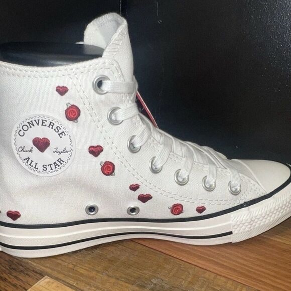 Women CONVERSE Hearts Chuck Taylor All Star HI 2025 White (A13650C) - Picture 1 of 6